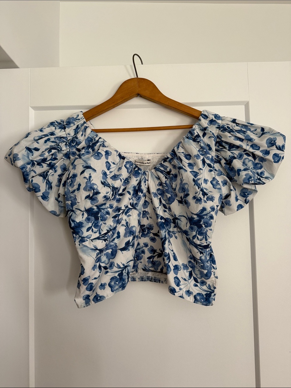 Abercrombie & Fitch Floral Puff Sleeve Top, Size Large